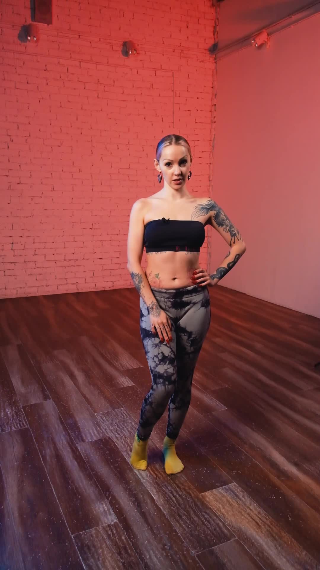 1. Разминка и базовые танцевальные движения