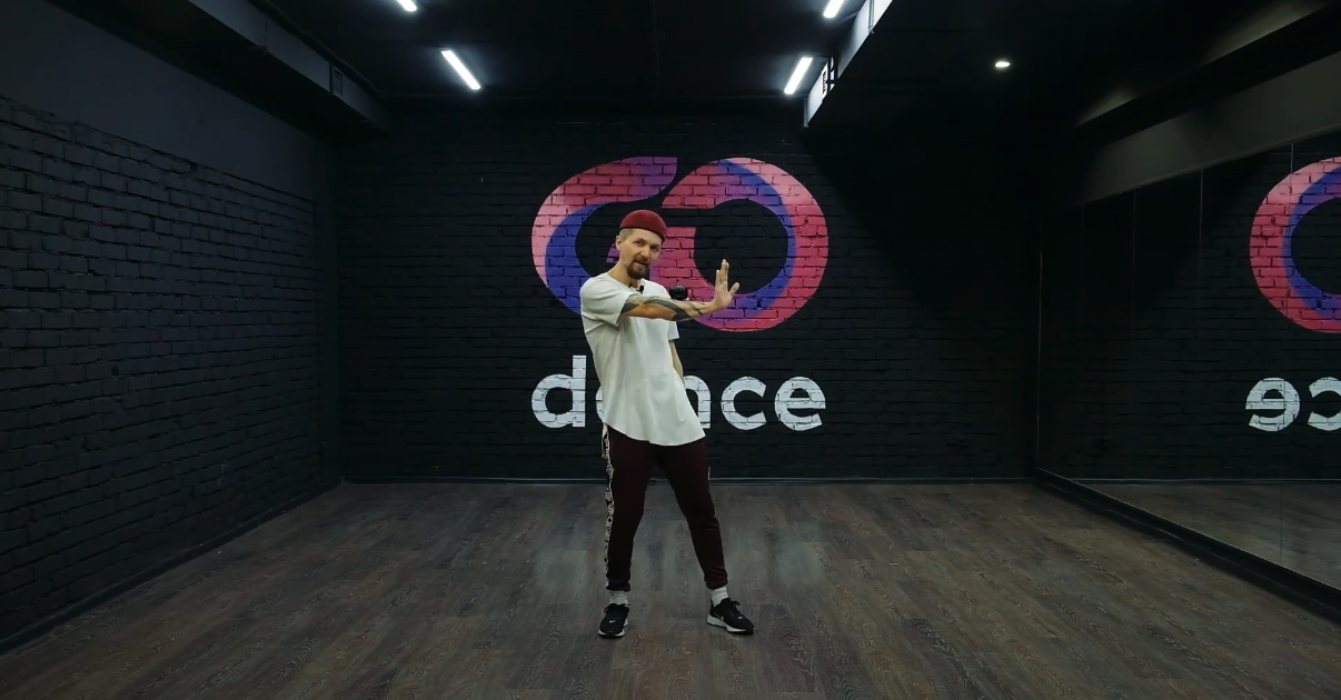 БАЗОВЫЕ РУКИ: Толкай стену