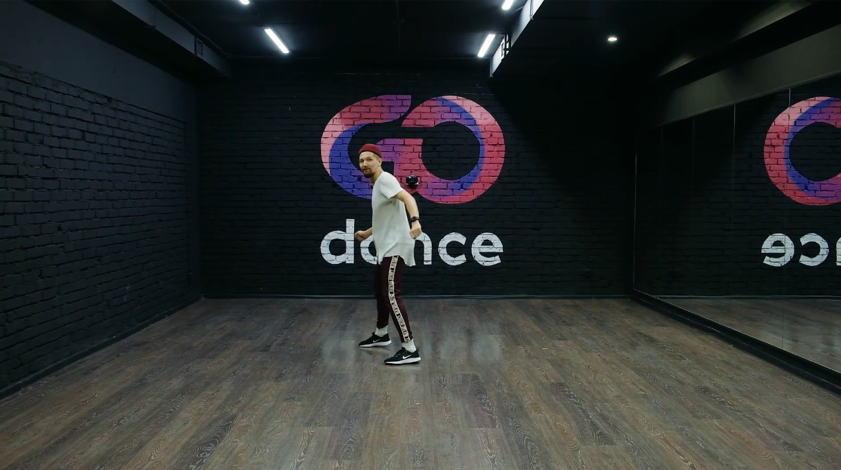 БАЗОВЫЕ ДВИЖЕНИЯ: "Free Step" + "Крест накрест"