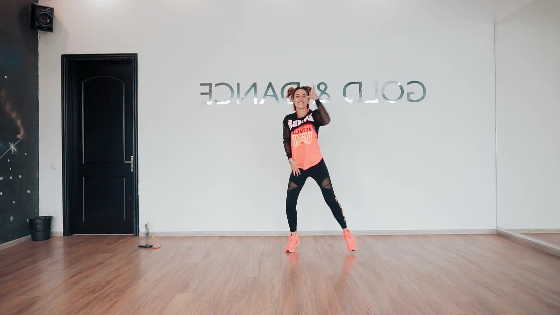 2. Танцевальный разогрев