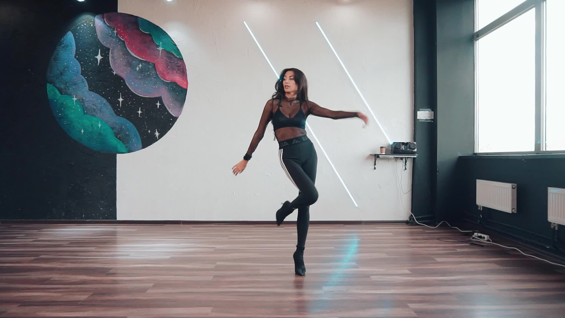 8. Танцы нон-стоп